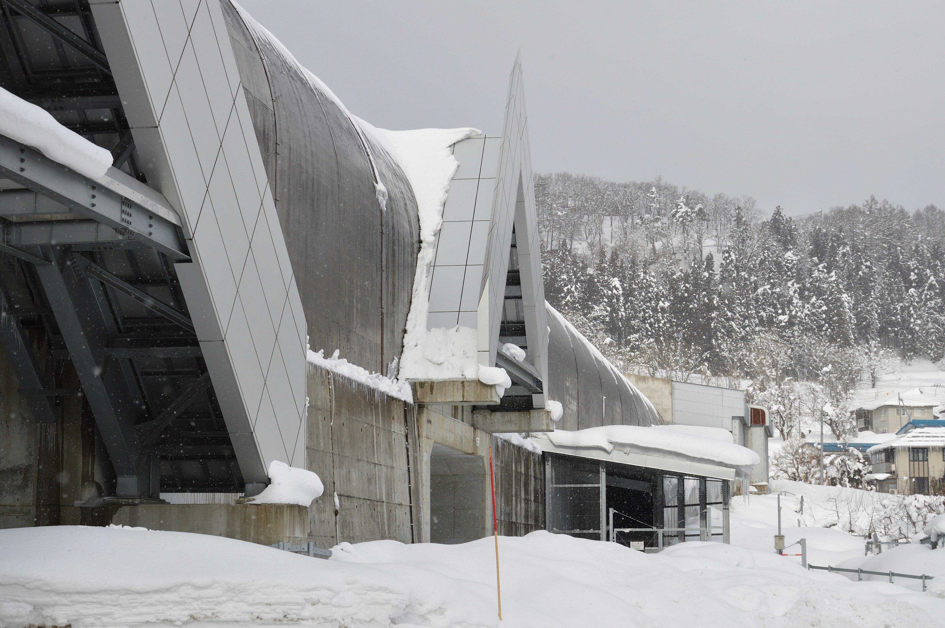 The snowy Iiyama portal of the Hokuriku Shinkansen's Iiyama Tunnel